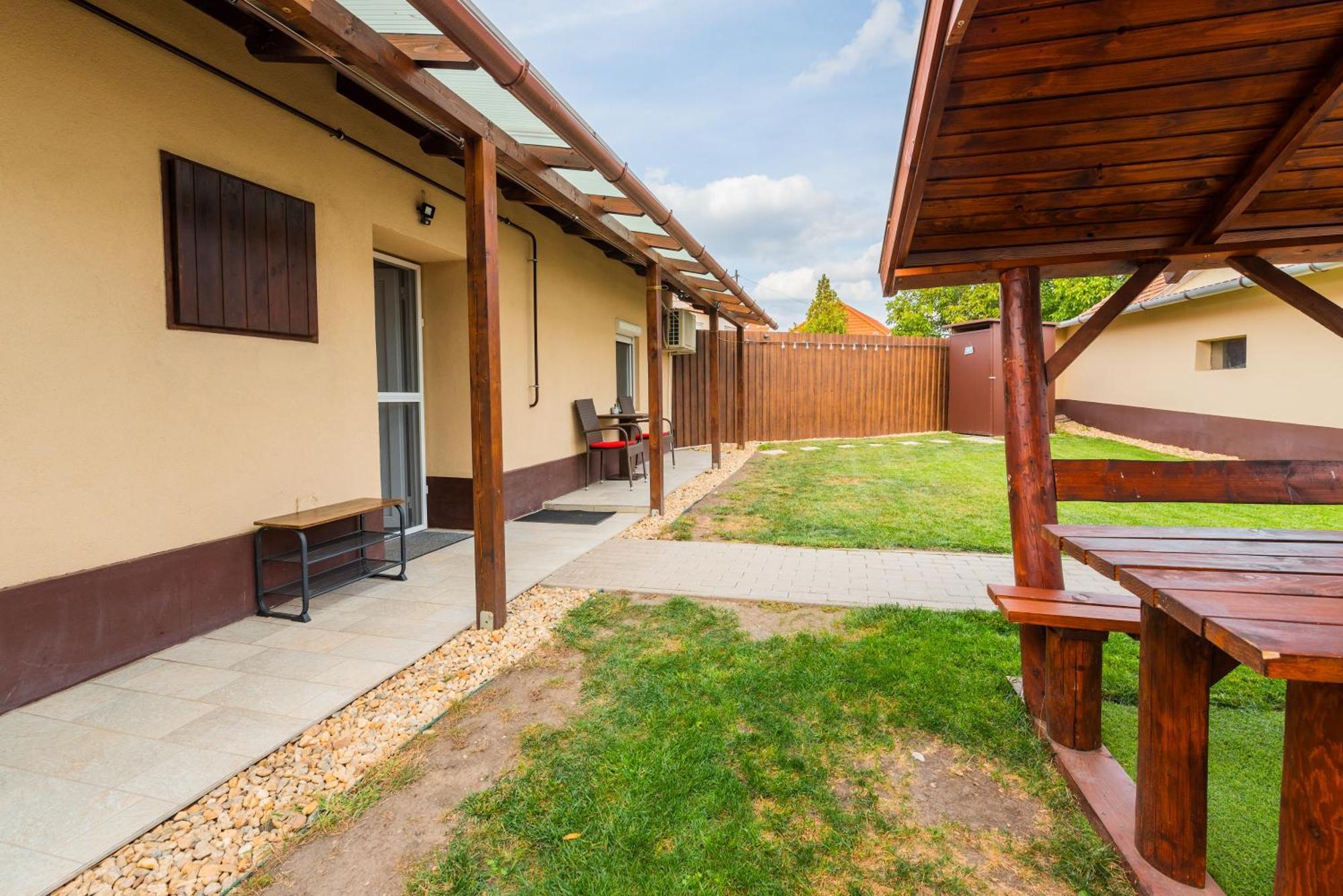 Dio Vendeghaz Villa Mezőkövesd Exterior foto